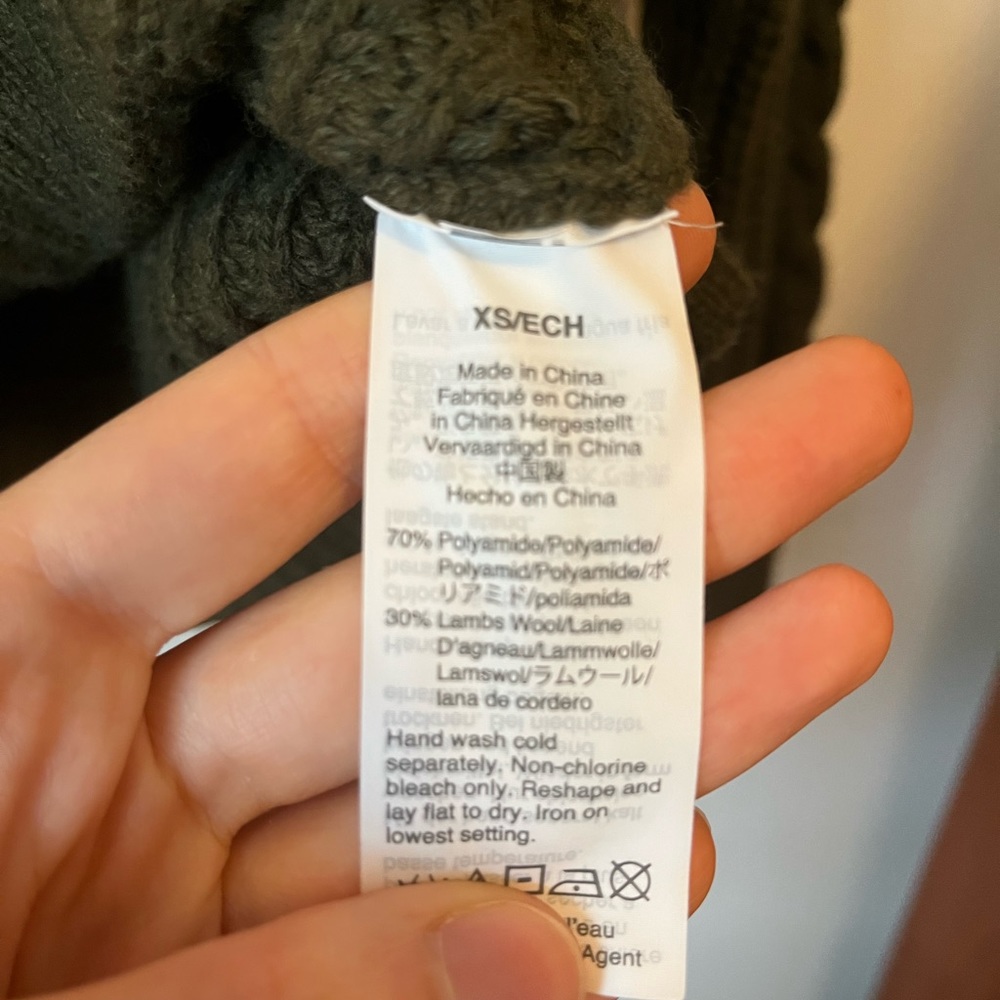 J.Crew pullover sweater. - Picture 4 of 4
